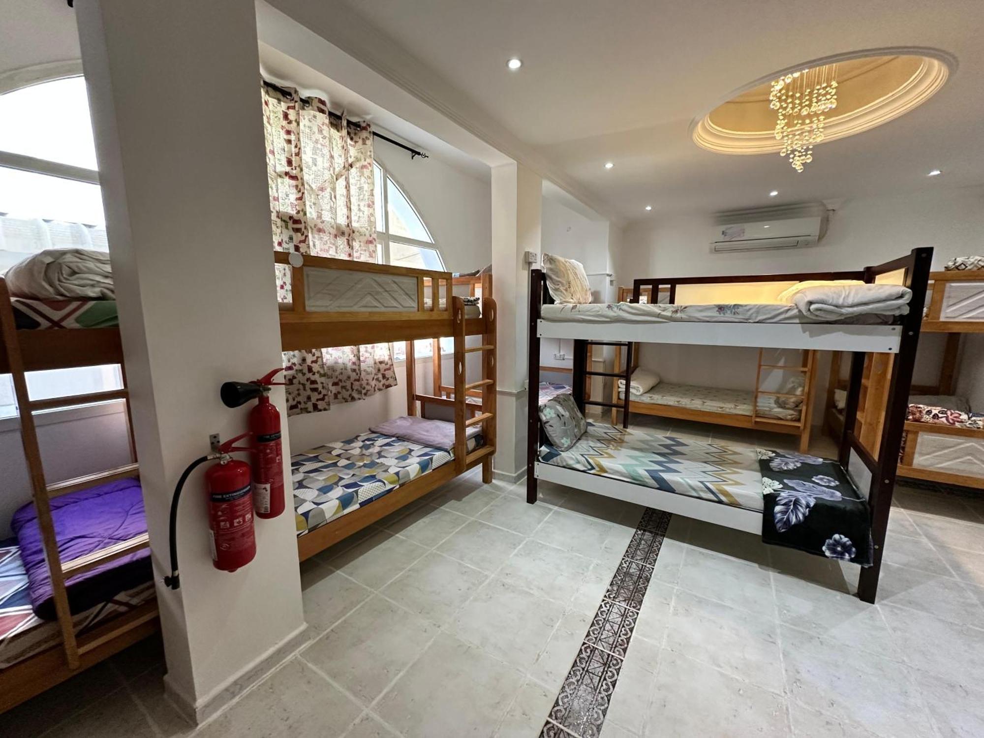 International Abu-Dhabi Hostel Villa อาบูดาบี ภายนอก รูปภาพ