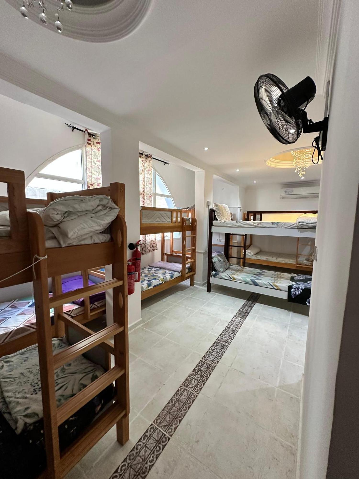 International Abu-Dhabi Hostel Villa อาบูดาบี ภายนอก รูปภาพ