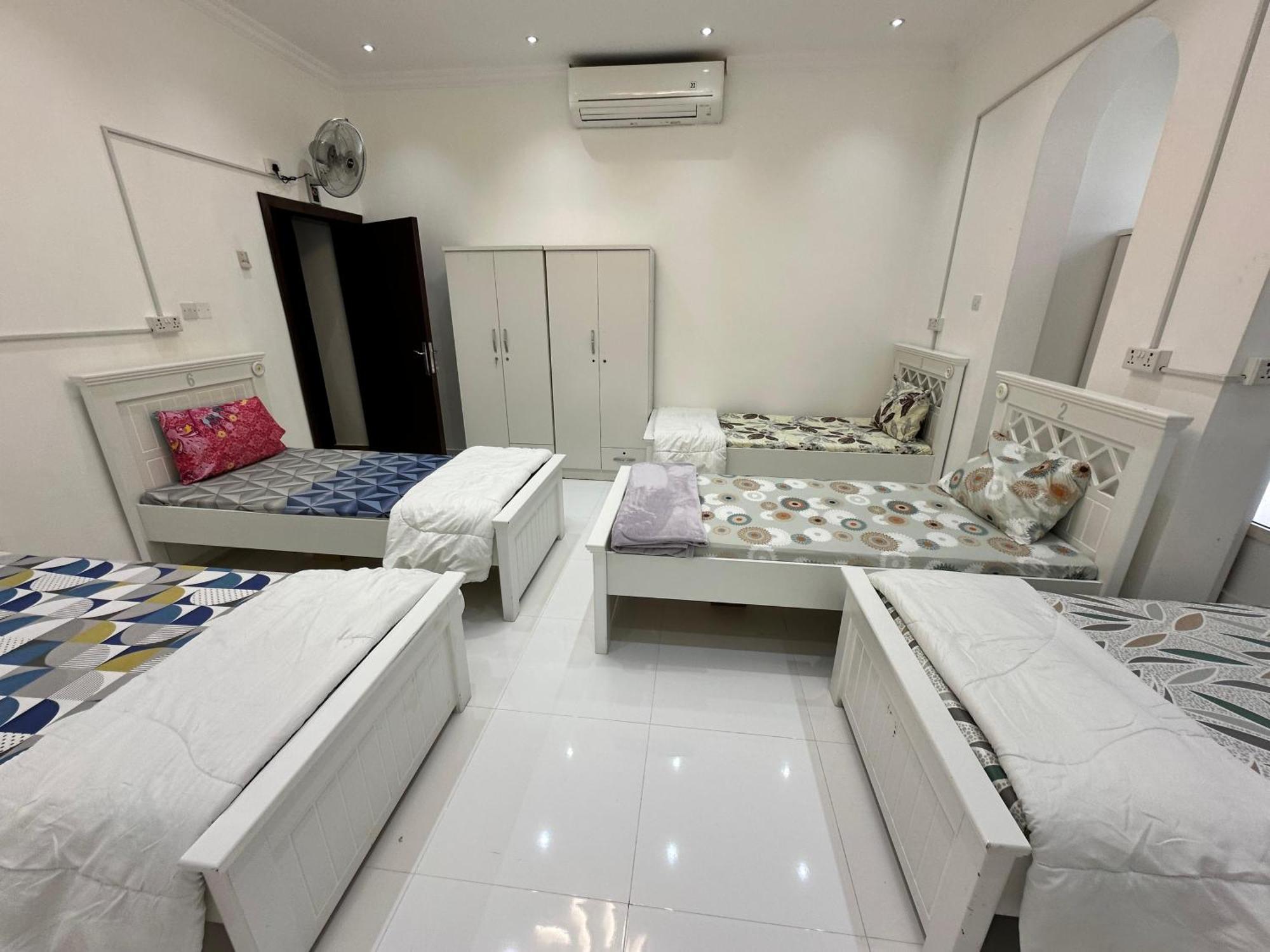 International Abu-Dhabi Hostel Villa อาบูดาบี ภายนอก รูปภาพ