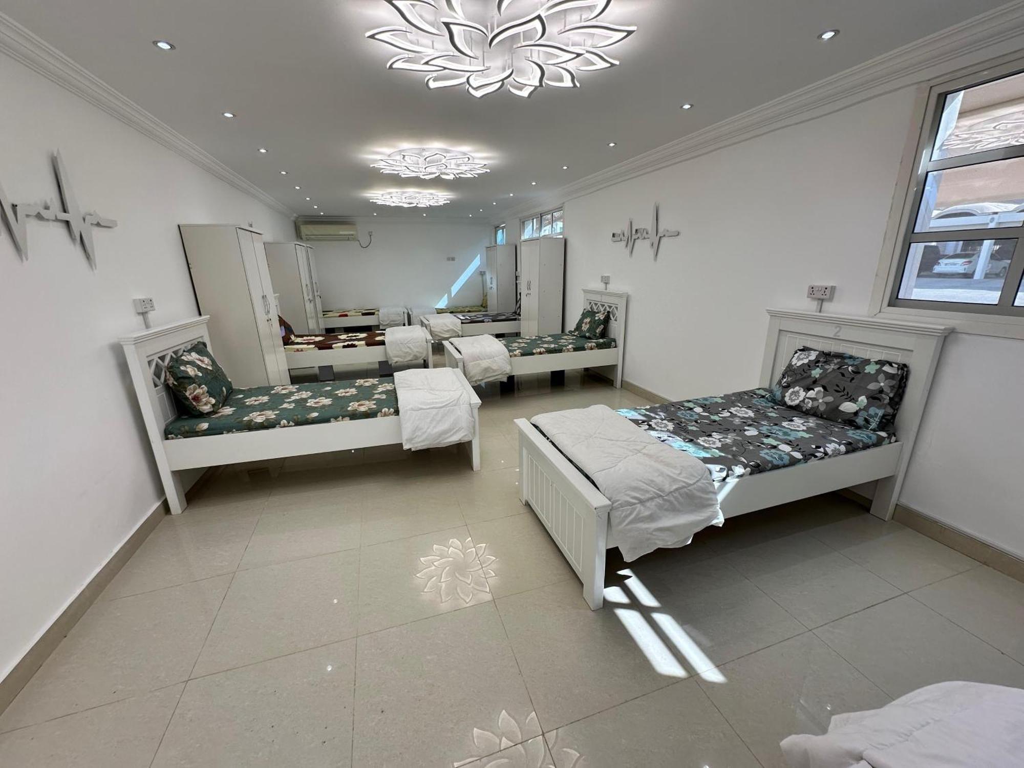 International Abu-Dhabi Hostel Villa อาบูดาบี ภายนอก รูปภาพ