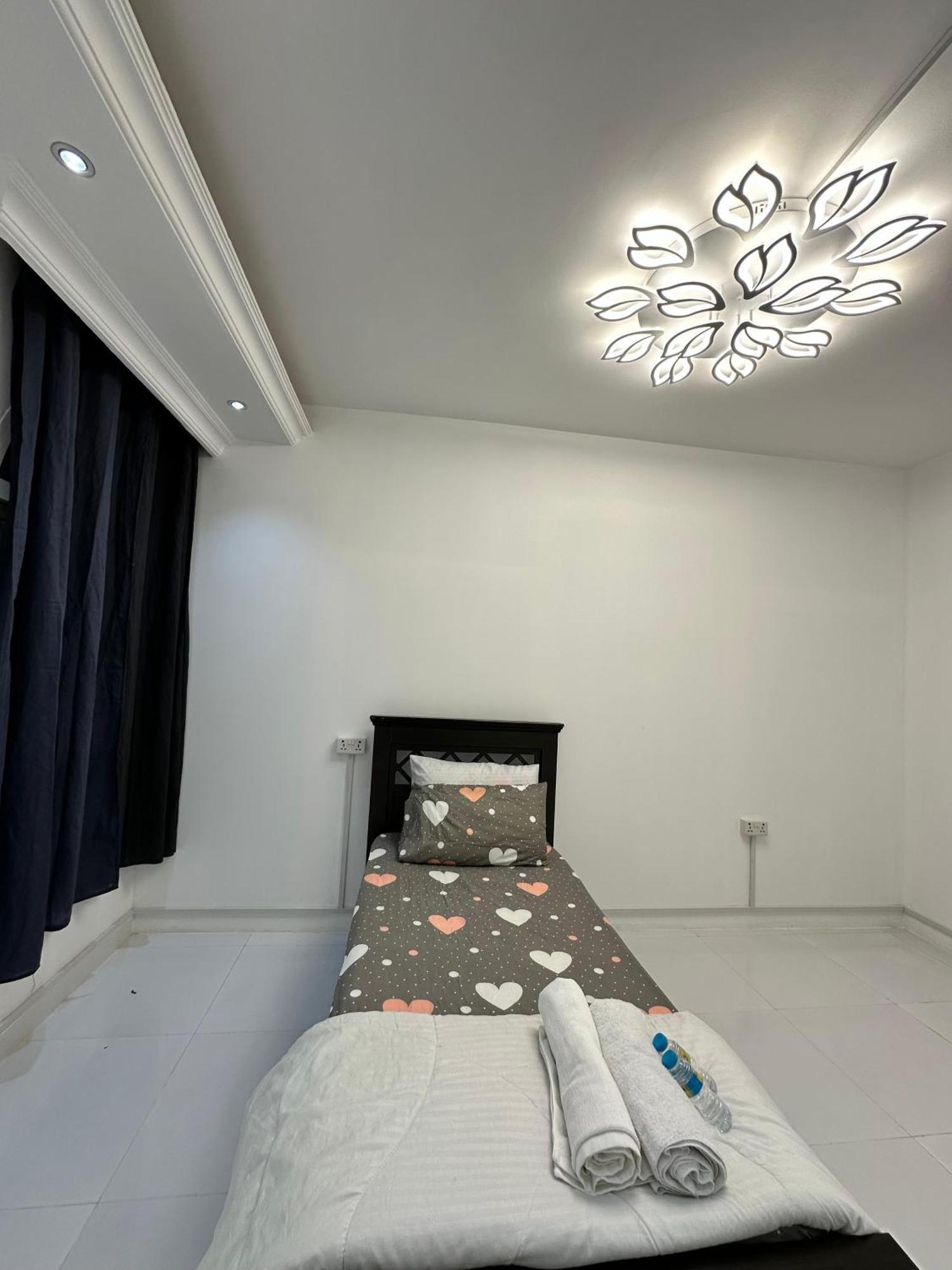 International Abu-Dhabi Hostel Villa อาบูดาบี ภายนอก รูปภาพ
