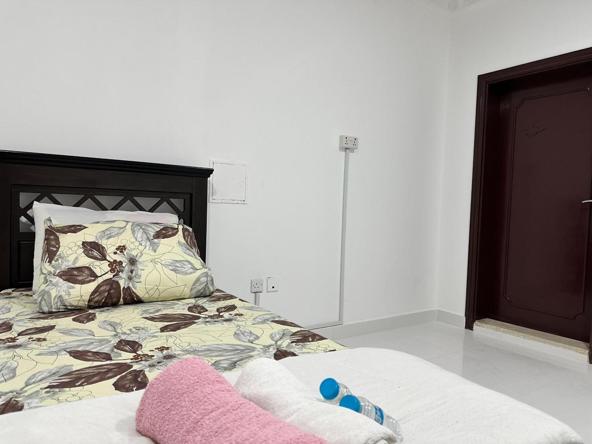 International Abu-Dhabi Hostel Villa อาบูดาบี ภายนอก รูปภาพ
