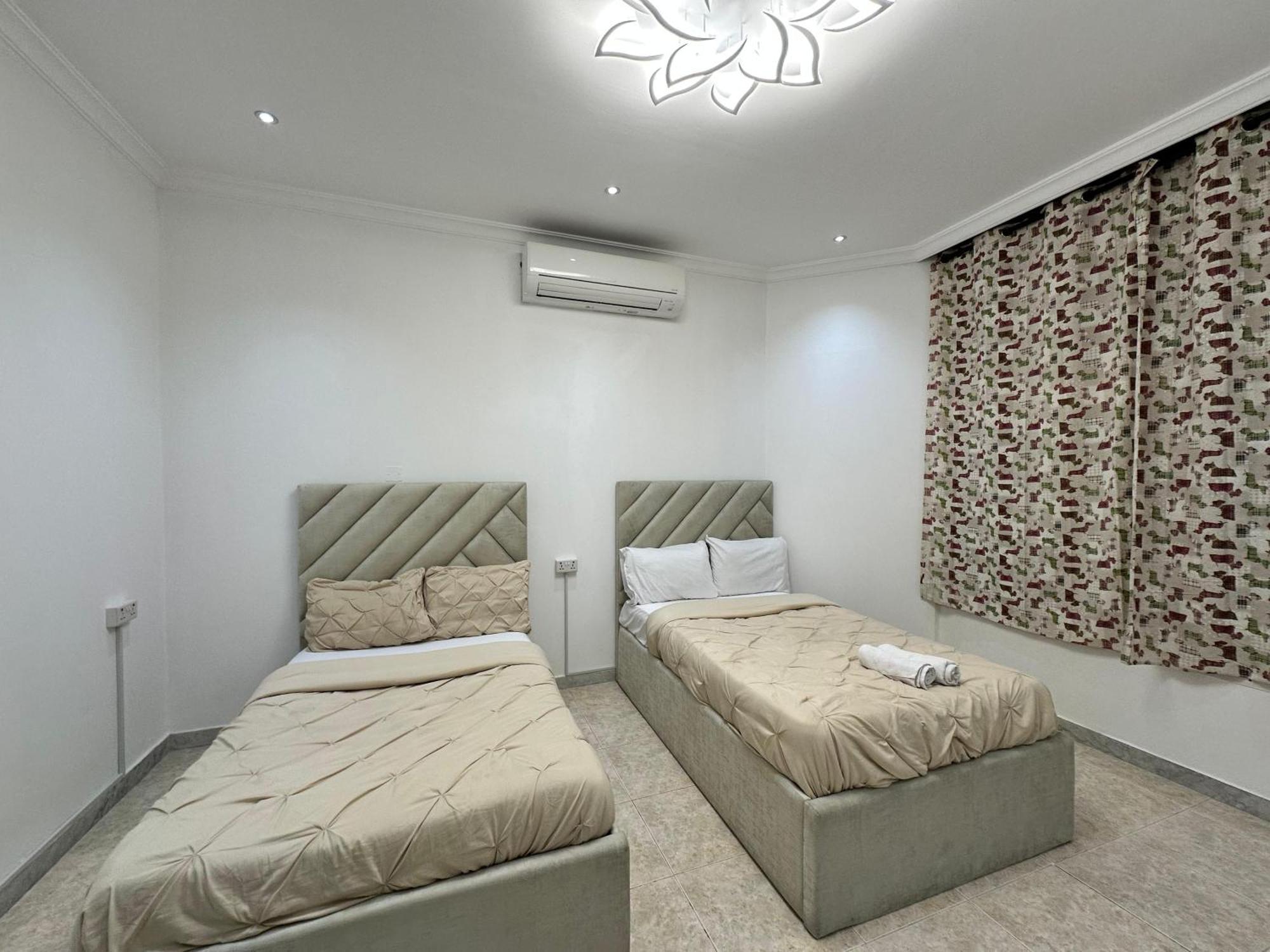 International Abu-Dhabi Hostel Villa อาบูดาบี ภายนอก รูปภาพ